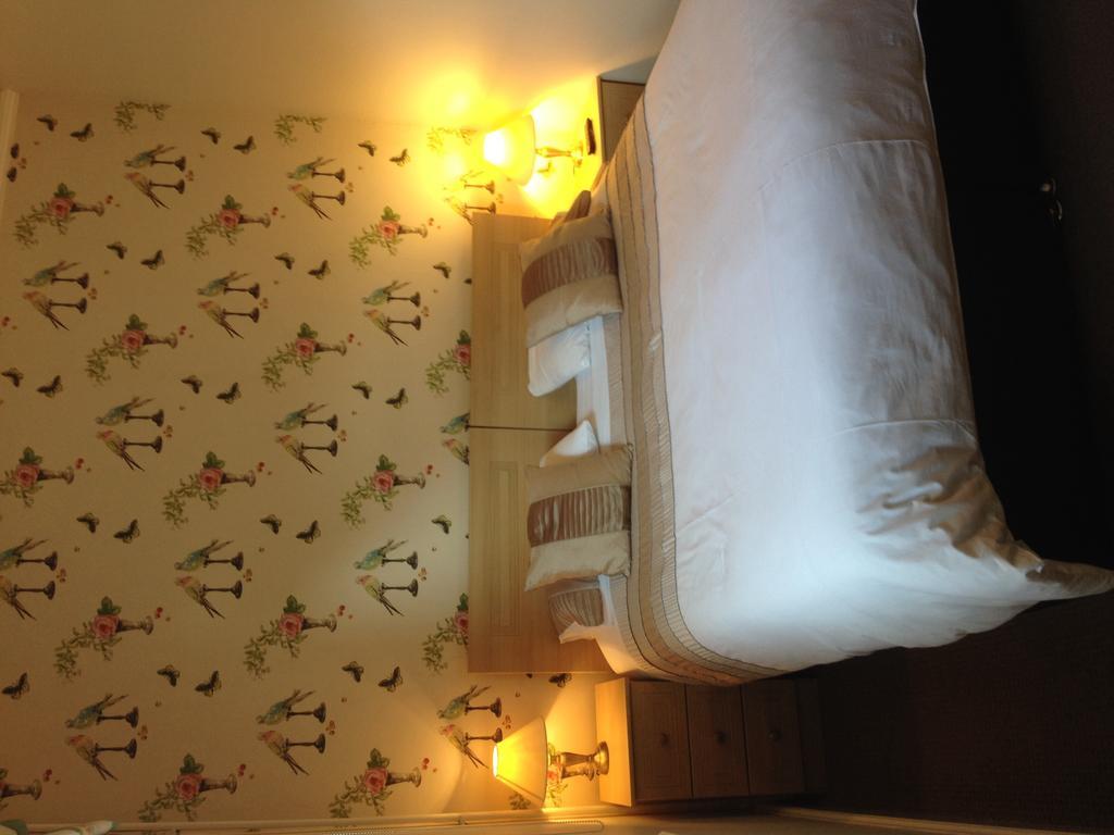 The Bebington Bed and Breakfast Eksteriør billede