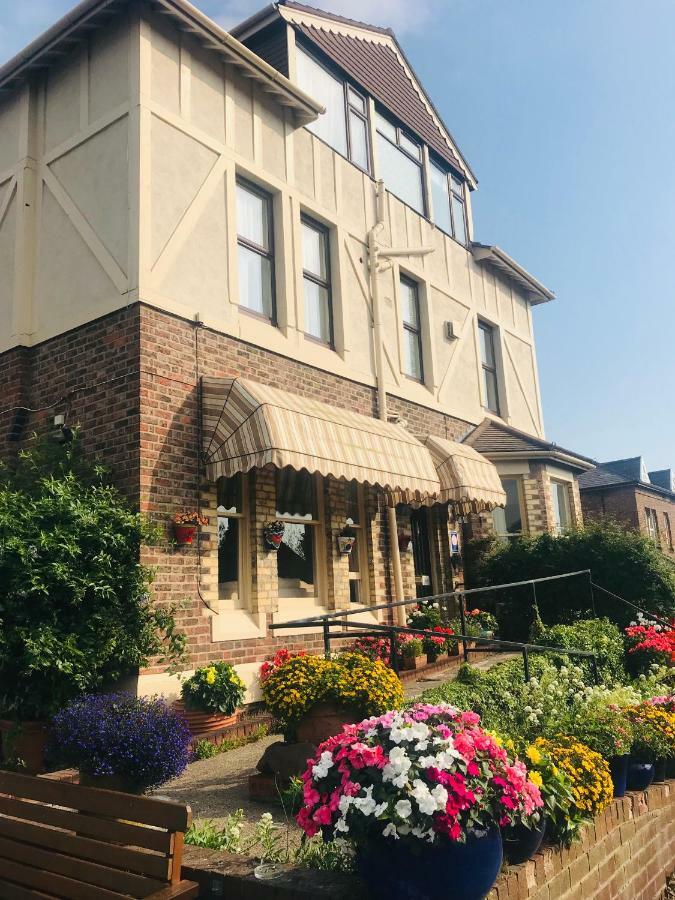 The Bebington Bed and Breakfast Eksteriør billede